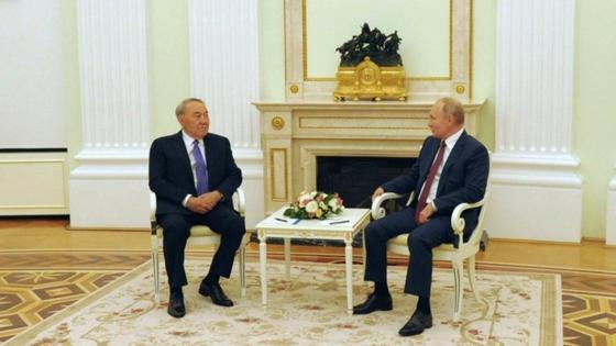 Нурсултан Назарбаев и Владимир Путин Нурсултан Назарбаев и Владимир Путин