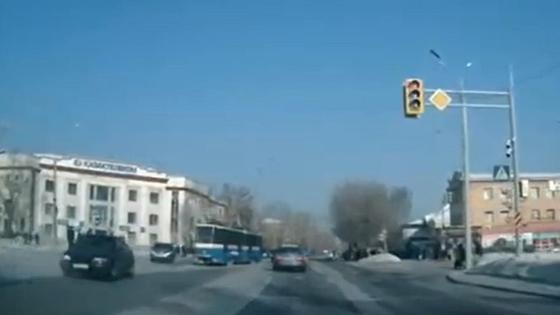 Нарушение полицейским авто в Усть-Каменоргорске Нарушение полицейским авто в Усть-Каменоргорске