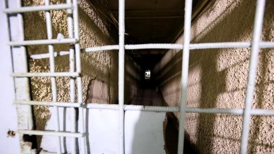 Решетки на двери в камеру заключенных Решетки на двери в камеру заключенных