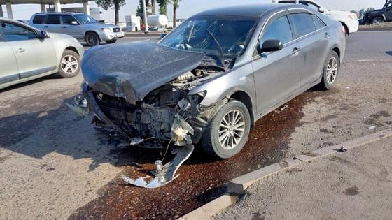 Toyota Camry 40 после столкновения с автобусом Toyota Camry 40 после столкновения с автобусом