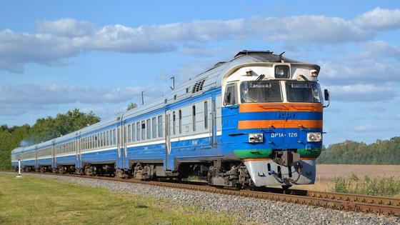 Синий поезд едет по рельсам Синий поезд едет по рельсам