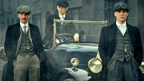 кадр из сериала "Острые козырьки" кадр из сериала "Острые козырьки"