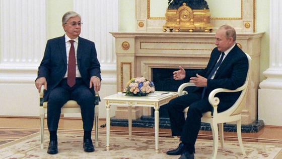 Қасым-Жомарт Тоқаев пен Владимир Путин Қасым-Жомарт Тоқаев пен Владимир Путин