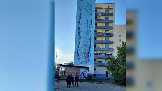 Мурал на многоэтажке в Нур-Султане Мурал на многоэтажке в Нур-Султане