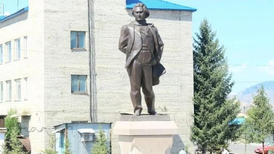 Мұқағали ескерткіші Мұқағали ескерткіші