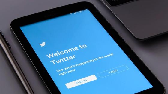Twitter на планшете Twitter на планшете