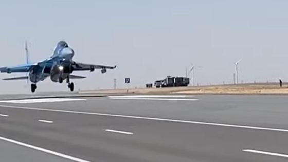 Самолет сел на трассу в Мангистау Самолет сел на трассу в Мангистау