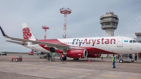 Самолет авиакомпании FlyArystan Самолет авиакомпании FlyArystan