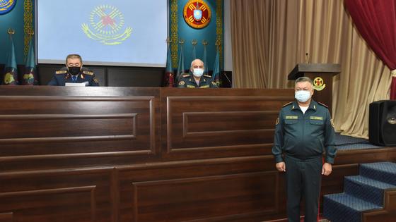 Тургумбаев представил Сералиева личному составу Тургумбаев представил Сералиева личному составу