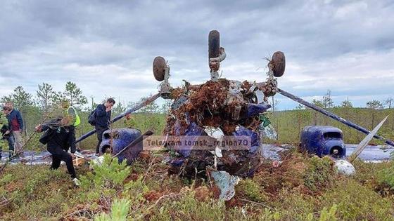 Самолет совершил жесткую посадку Самолет совершил жесткую посадку