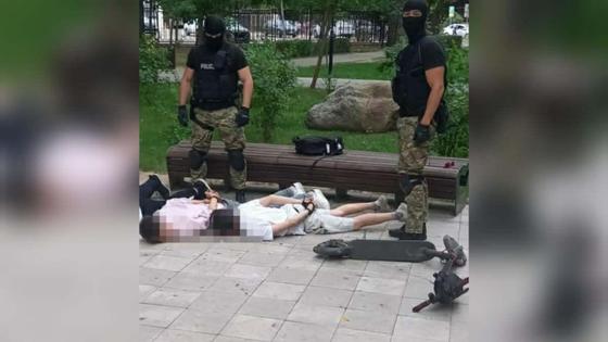 Задержание мужчин Задержание мужчин