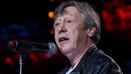 Михаил Ефремов у микрофона Михаил Ефремов у микрофона