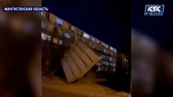 Кровлю сорвало с крыши Кровлю сорвало с крыши