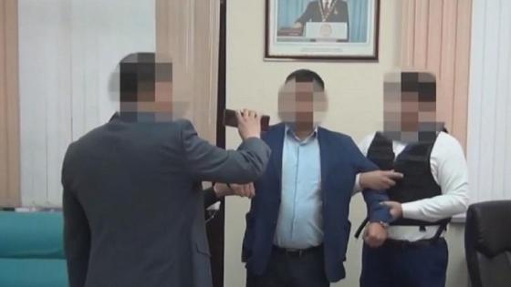 Задержание чиновника в Шымкенте Задержание чиновника в Шымкенте