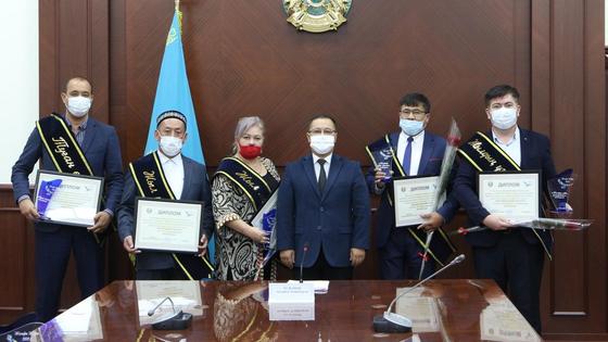 Награждение победителей конкурса "Жомарт жүрек" Награждение победителей конкурса "Жомарт жүрек"
