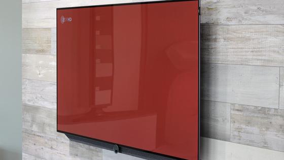 Телевизор висит на стене Телевизор висит на стене