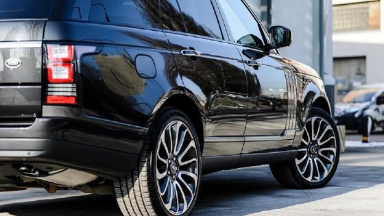 Черный Range Rover Черный Range Rover
