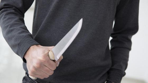 Пышақ ұстаған жігіт Пышақ ұстаған жігіт