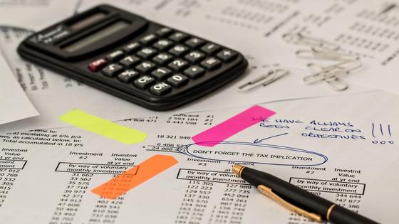 Отчет по бухгалтерии и калькулятор для подсчетов. Отчет по бухгалтерии и калькулятор для подсчетов.