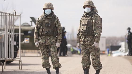 Военнслужащие Военнслужащие
