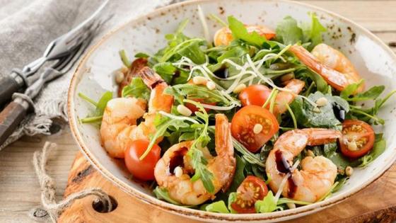 Салат с креветками и рукколой Салат с креветками и рукколой