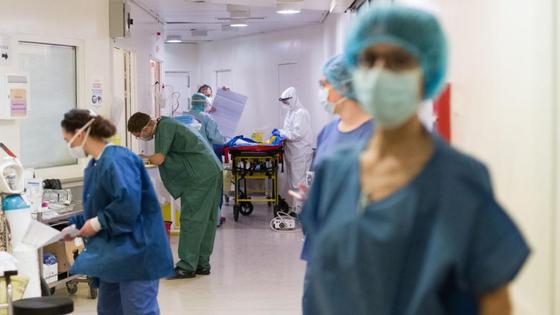 Врачи в больнице Врачи в больнице