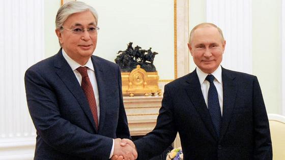 Қасым-Жомарт Тоқаев пен Владимир Путин Қасым-Жомарт Тоқаев пен Владимир Путин