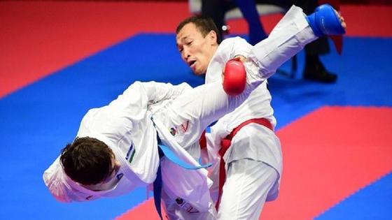 Казахстанец отказался выходить против своего соотечественника на финальный поединок в мировом турнире Казахстанец отказался выходить против своего соотечественника на финальный поединок в мировом турнире