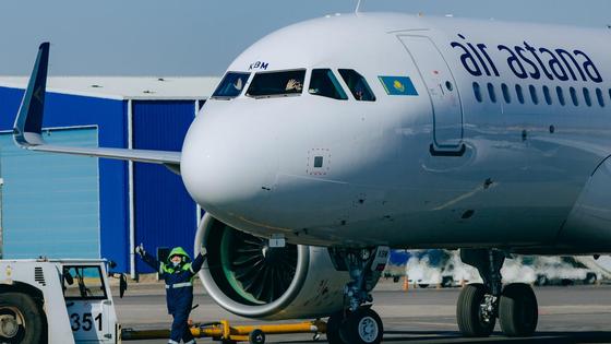 Самолет Air Astana Самолет Air Astana
