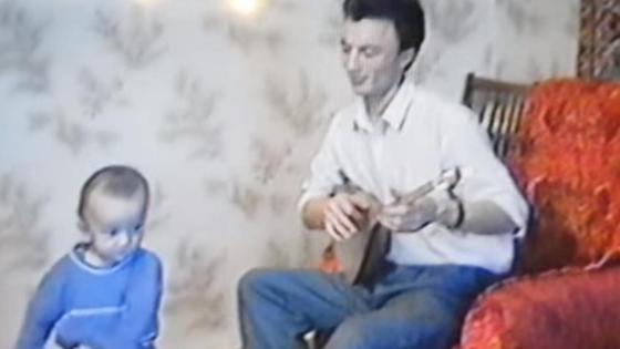 Бала Димаш әкесімен Бала Димаш әкесімен