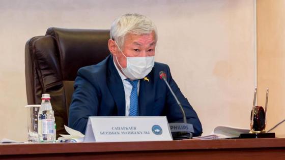 Бердибек Сапарбаев Бердибек Сапарбаев