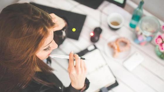 Девушка планирует Девушка планирует