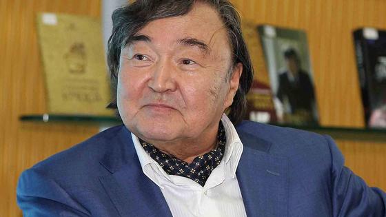 Олжас Сулейменов Олжас Сулейменов