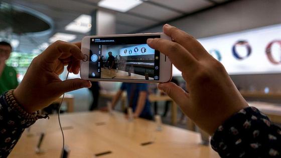 Apple анонсировала возвращение бюджетного iPhone SE. Причем уже скоро Apple анонсировала возвращение бюджетного iPhone SE. Причем уже скоро