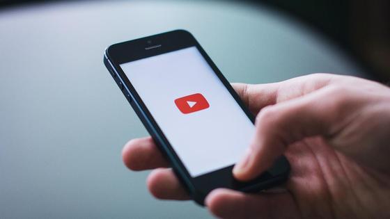 приложение YouTube на телефоне приложение YouTube на телефоне