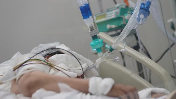 Пациент лежит в больнице Пациент лежит в больнице