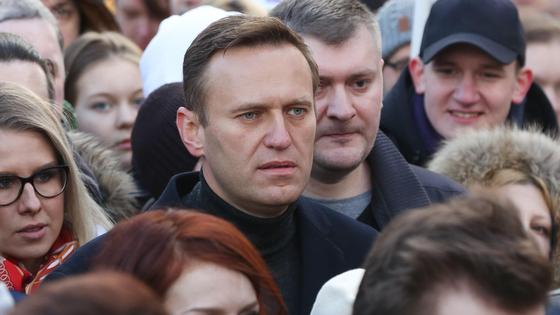 Алексей Навальный в толпе Алексей Навальный в толпе
