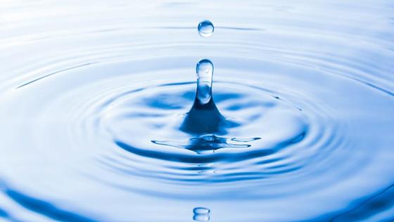 Вода и капля Вода и капля