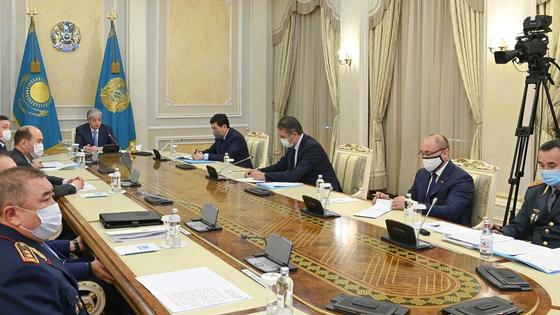 Тоқаев жиналыс өткізді Тоқаев жиналыс өткізді