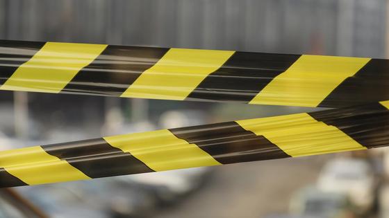 Место происшествия огорожено лентой Место происшествия огорожено лентой