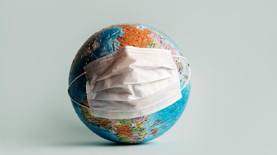 Глобус в маске Глобус в маске