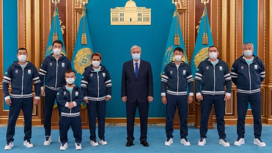 Касым-Жомарт Токаев встретился с членами национальной паралимпийской сборной Казахстана Касым-Жомарт Токаев встретился с членами национальной паралимпийской сборной Казахстана