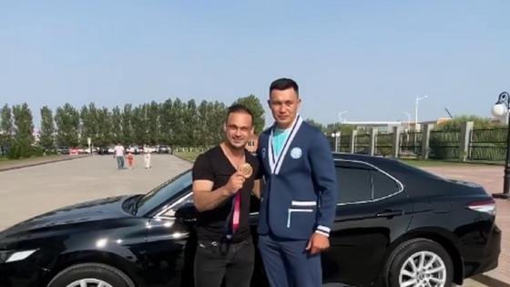 Илья Ильин Қамшыбек Илья Ильин Қамшыбек