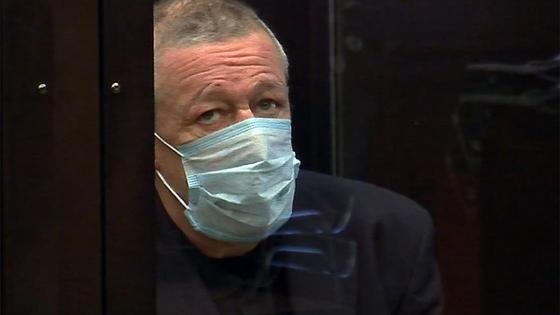 Михаил Ефремов в маске Михаил Ефремов в маске