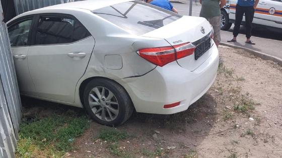 Автомобиль попал в аварию Автомобиль попал в аварию