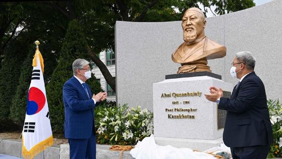 Абай бюстінің ашылуы Абай бюстінің ашылуы