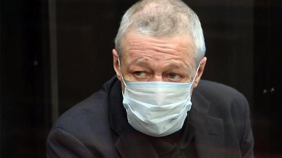 Михаил Ефремов в маске Михаил Ефремов в маске