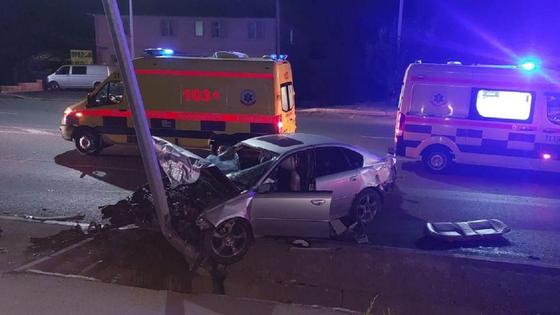 Автомобиль попал в аварию Автомобиль попал в аварию