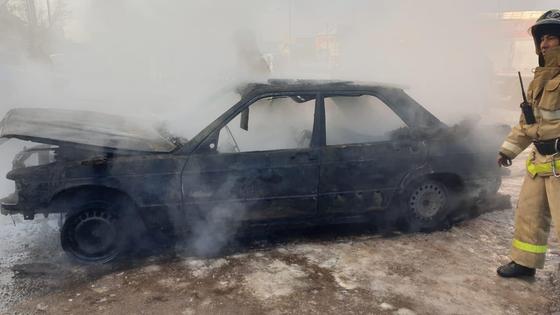 Машина сгорела при пожаре в гараже Машина сгорела при пожаре в гараже