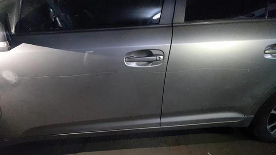 Авто с царапиной сбоку Авто с царапиной сбоку